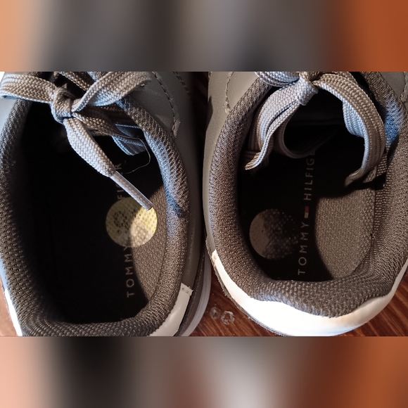 TOMMY HILFIGER Shoes - Picture 7 of 7